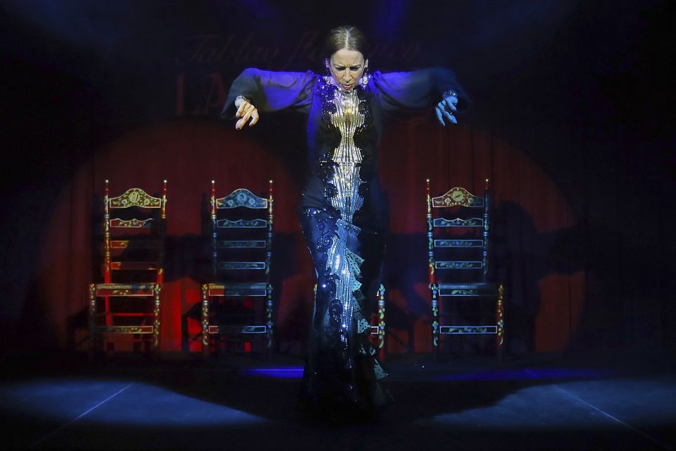 Seville: Flamenco Show Ticket at Tablao Flamenco Las Setas - Tapas with Premium or VIP: what to expect from the food plan