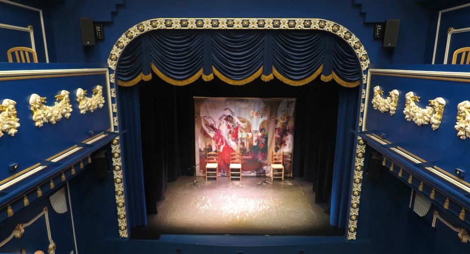 Seville: Live Flamenco Show at "Teatro Flamenco Triana" - The 1-hour show: how the music and dance stay in focus