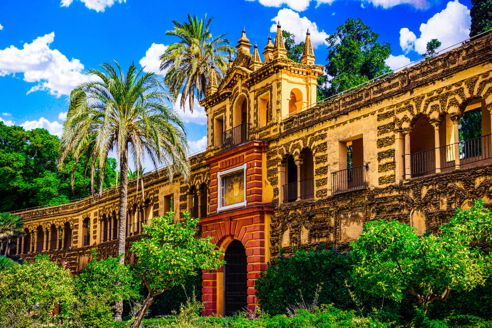 Seville: Priority Access Cathedral, Giralda & Alcázar Tour - What this tour does well: the big three in one block