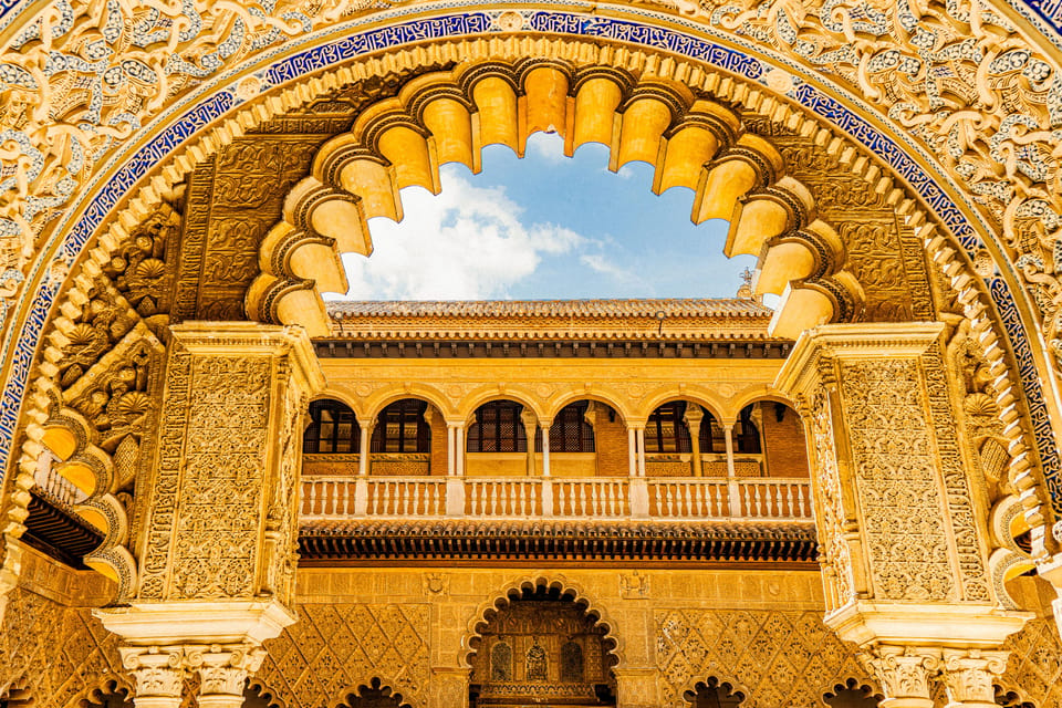 Seville: Priority Access Cathedral, Giralda & Alcázar Tour - Meet your guide and why it changes everything