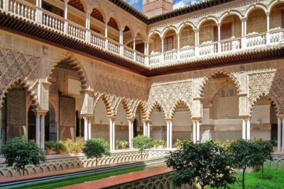 Seville: Royal Alcázar Entry Ticket - Entering at Puerta del León: how to avoid the usual first-20-minutes chaos
