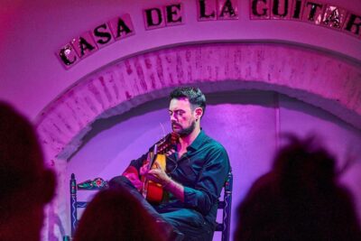 Seville: Ticket to Flamenco Show at La Casa de la Guitarra - Getting to the Barrio de Santa Cruz and the Right Meeting Point