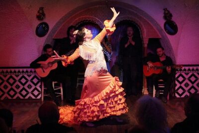 Tablao Flamenco Cordobes on Rambla Barcelona with Dinner Option - Before the Show: How the 40+ Specialty Dinner Plays Out
