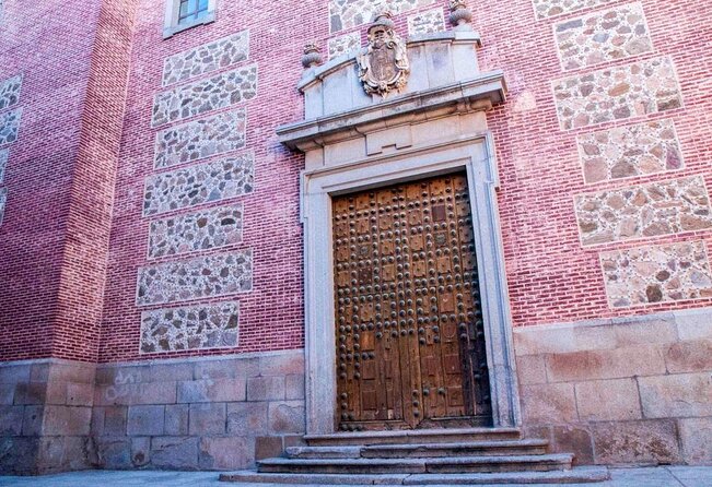 Toledo Tour & Vineyard Walk with Wine Tasting from Madrid - Wine tasting: 3 wines with snacks, charcuterie, and Manchego