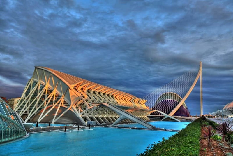 Valencia: 24, 48, or 72-Hour Valencia Tourist City Card - How the Card Works in Valencia: Tap, Validate, and Use the Right Zones
