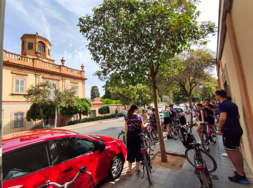 Valencia: City Highlights Guided Bike Tour - Cathedral of Valencia and the Torres de Serranos: your best photo windows
