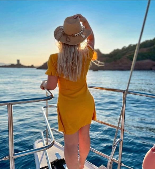 Valencia: Sunset or Daytime Catamaran Cruise with Drink - Music, Drinks, and the Saturday DJ Party Level